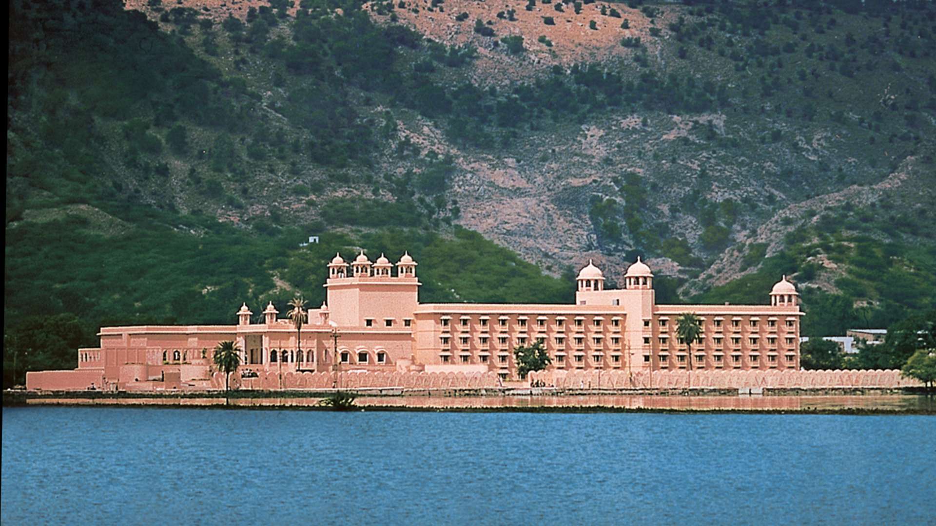 Hotels Near By Amber Fort in Jaipur